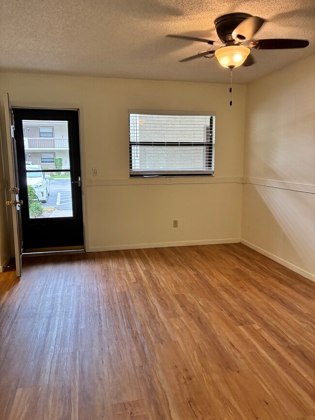 Building Photo - 3038 Eastland Blvd