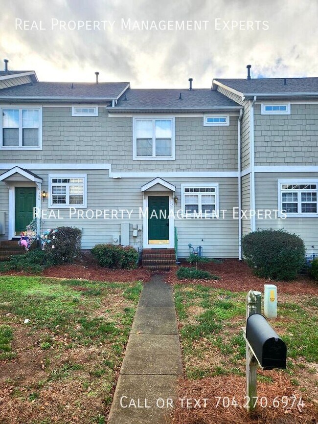 Building Photo - 138 Sun Ridge Dr