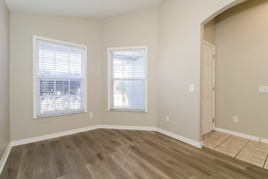 Building Photo - 8646 Persea Ct