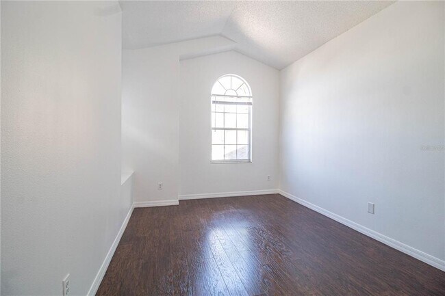 Building Photo - 667 Downing Cir