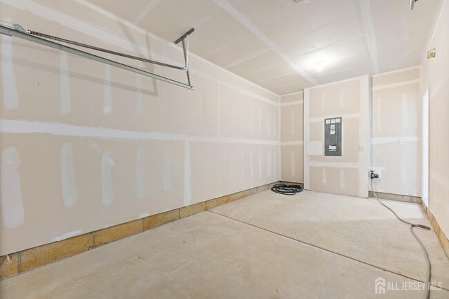 Building Photo - 8 Anna Ln
