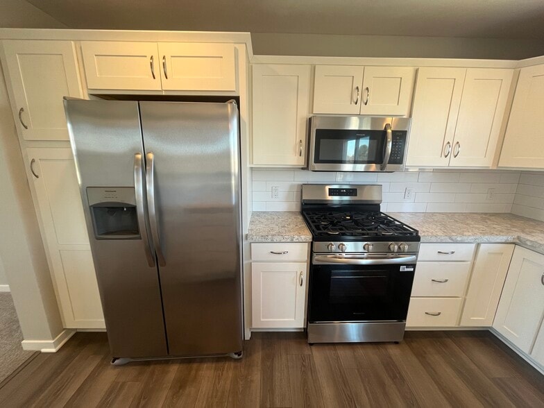 Building Photo - 3865 Elm Ridge Dr