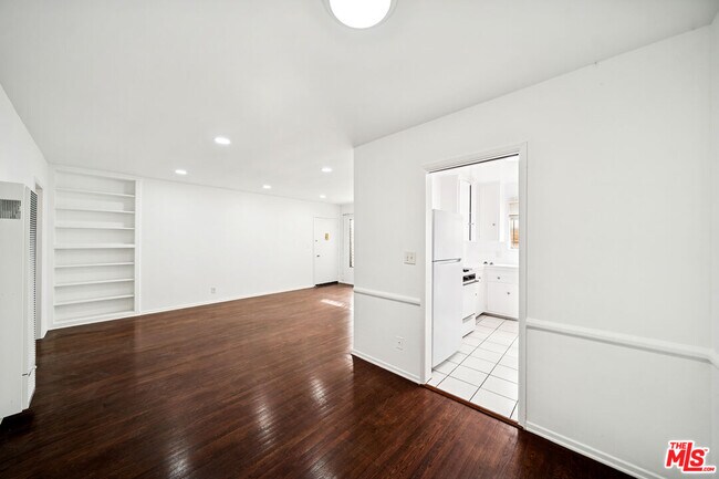 Building Photo - 2314 S Corning St