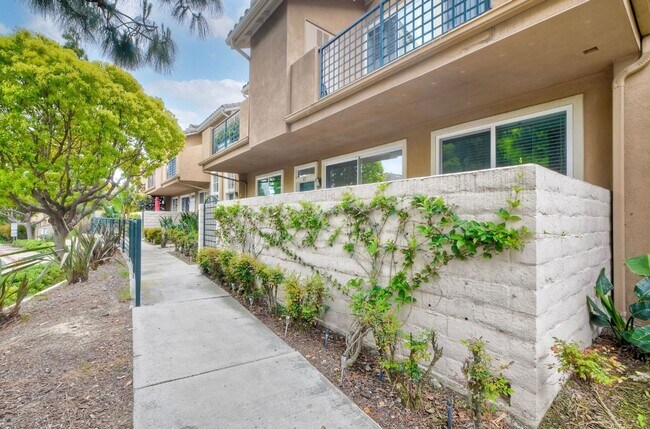 Building Photo - Newly Remodeled - Stunning 2 Bedroom, 2 Ba...