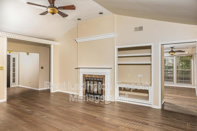 Building Photo - 4661 Saron Dr