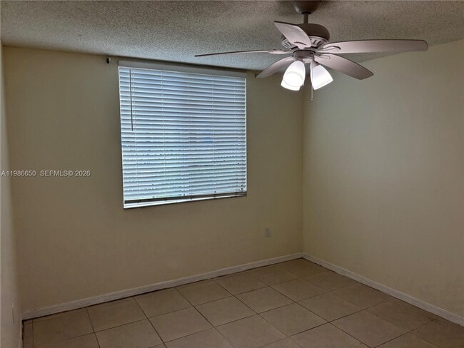 Building Photo - 655 SW 111th Way