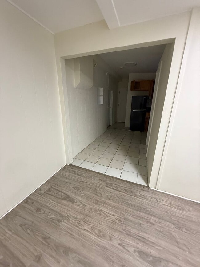 Building Photo - KU.603B