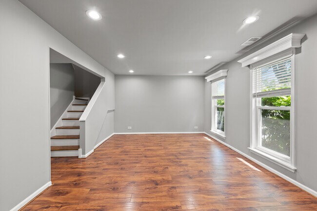 Building Photo - 260 Rodenburg Rd