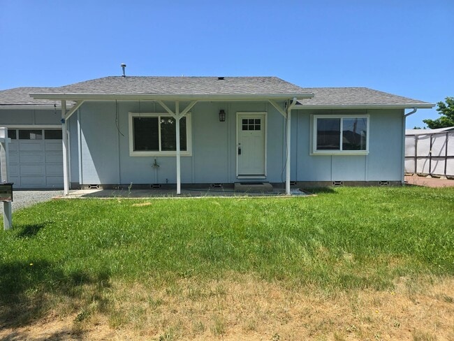Building Photo - 3 bed 1 bath  Home for Rent in Grants Pass
