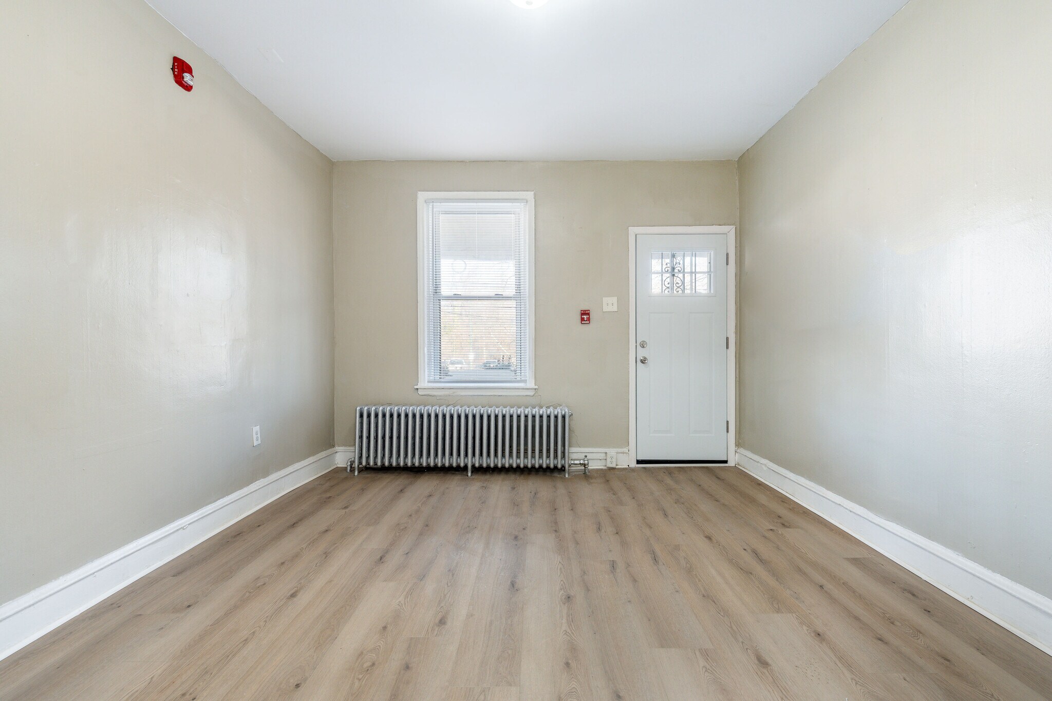 Building Photo - 3864 W Girard Ave