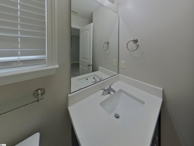 Building Photo - 205 Terilyn Ct