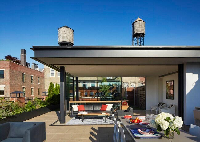 Building Photo - Prime SoHo - Stunning PH Loft with Roof