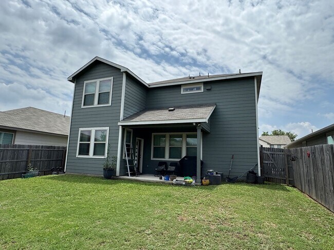 Building Photo - Modern 3-Bedroom Home Near Alamo Ranch with Covered Patio & Privacy Fence