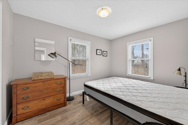 Building Photo - 2113 Pamela Dr