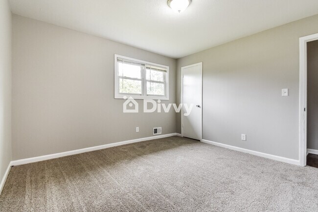 Building Photo - 7248 Banks Mill Rd