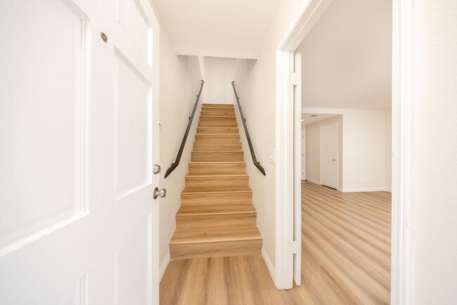 Building Photo - SPACIOUS 3 BED 2BATH UNIT LOCATED IN DESIRABLE MONTEREY PARK LOCATION!!