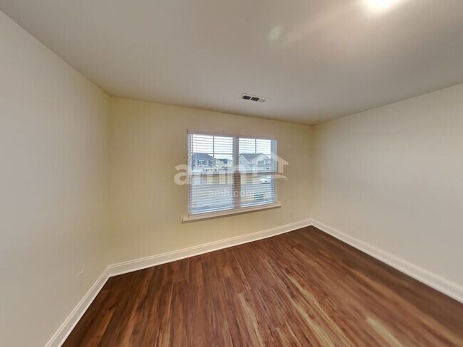 Building Photo - 5309 Virtue Ave