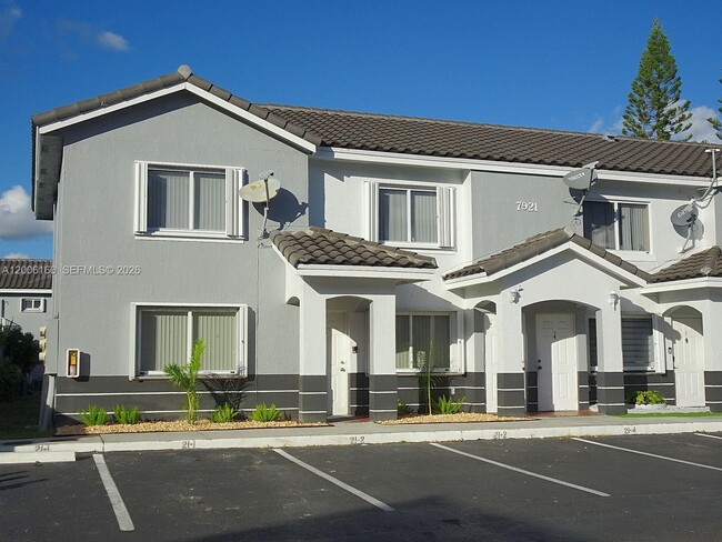 Building Photo - 7921 SW 152nd Ave