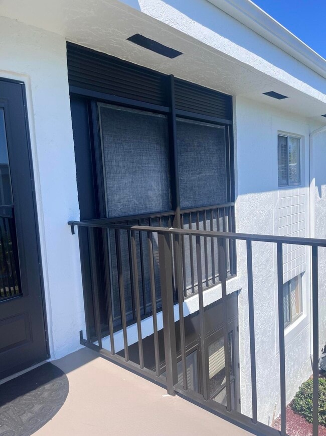 Building Photo - 14887 Bal Moral Ln