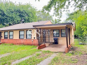 Building Photo - 507 E Walnut St