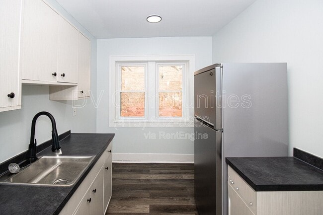 Building Photo - 3300 E 149th St