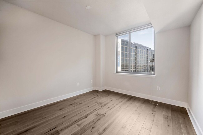 Building Photo - Concierge Building! Modern Condo with 1 Re...