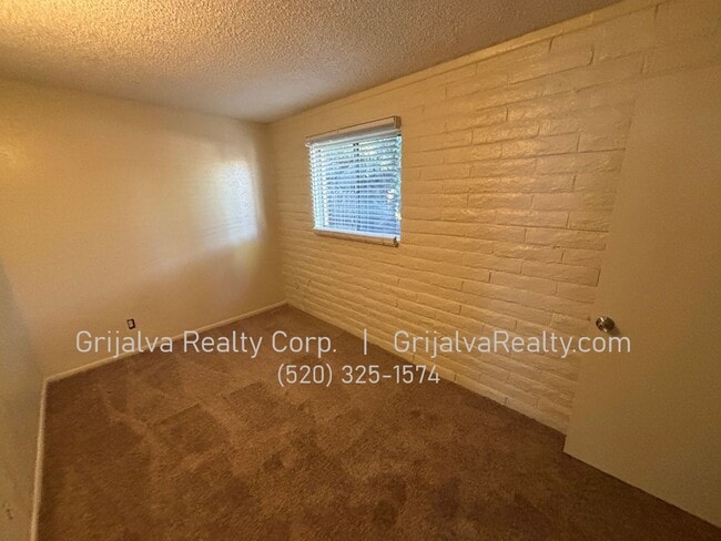 Building Photo - 2838 N Sparkman Blvd