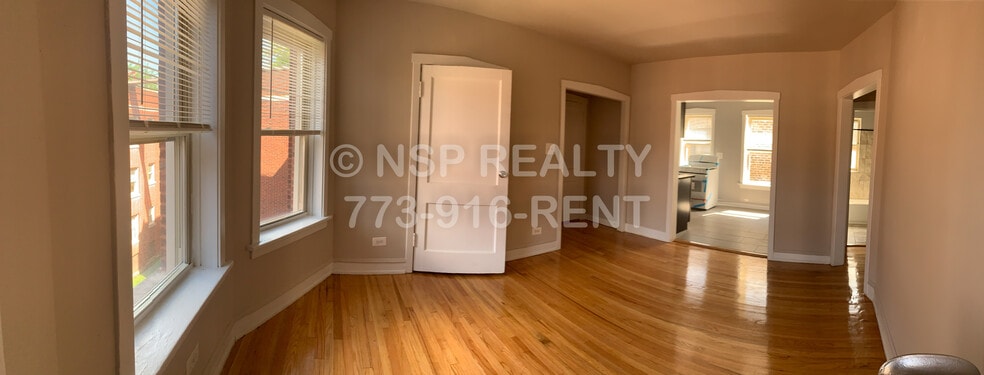 Building Photo - 4027 W Melrose St