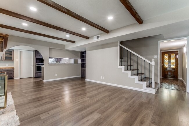 Building Photo - SPACIOUS CHARTER OAKS 4-BEDROOM