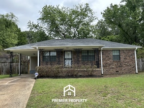 Building Photo - Charming 3BR Southaven Home in Quiet Cul-de-Sac | Hardwood Floors & Fenced Yard