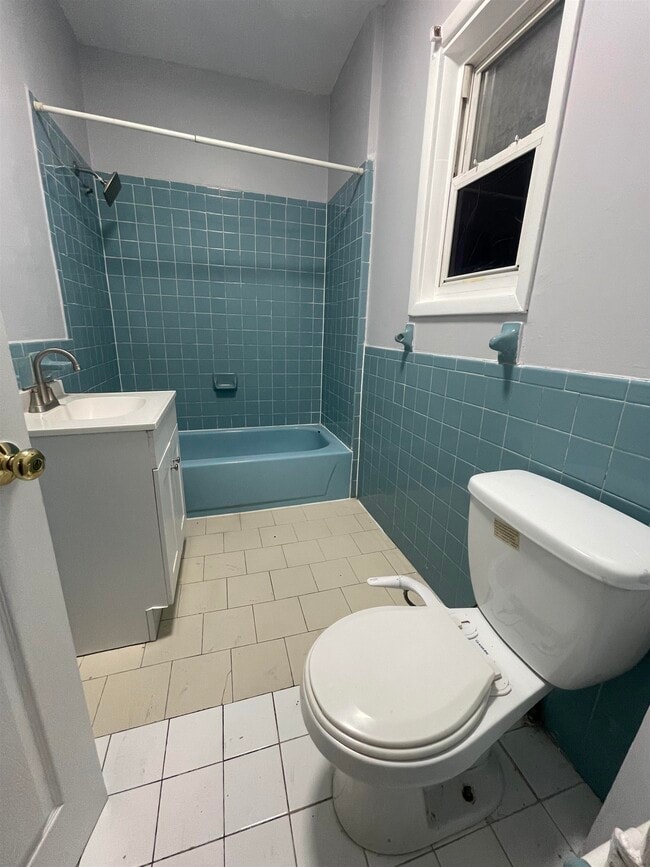 Building Photo - 264 Fairmount Ave