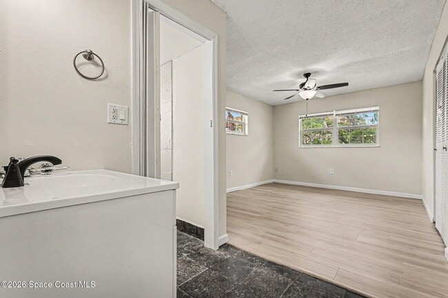 Building Photo - 3135 Shady Dell Ln