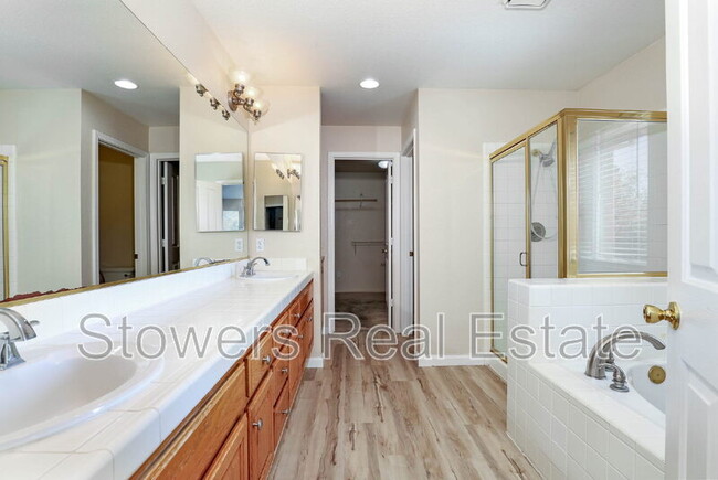 Building Photo - 2041 Crater Peak Way