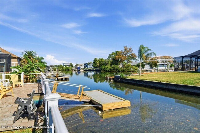 Building Photo - 4262 Biscayne Dr