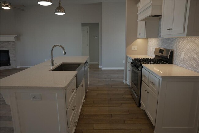 Building Photo - 5216 Bing Cir
