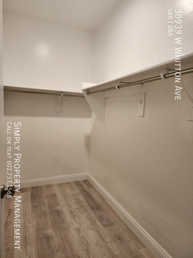 Building Photo - 30939 W Whitton Ave