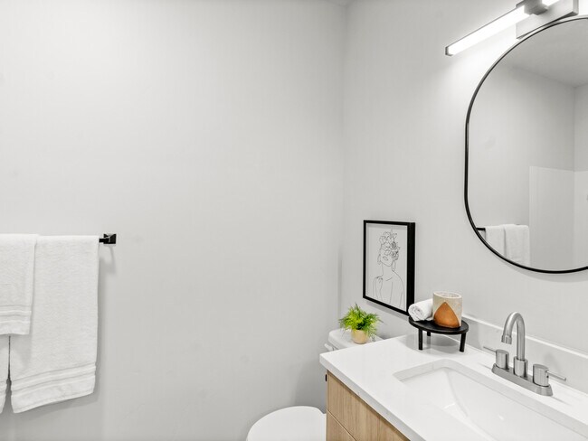 Building Photo - 404 E 5600 S