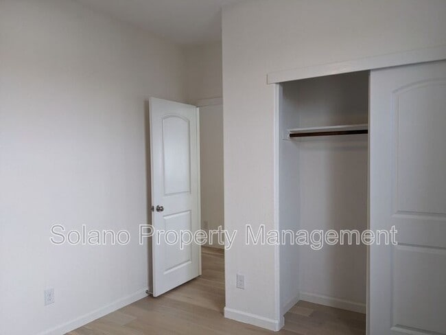 Building Photo - 537 Lavender Dr