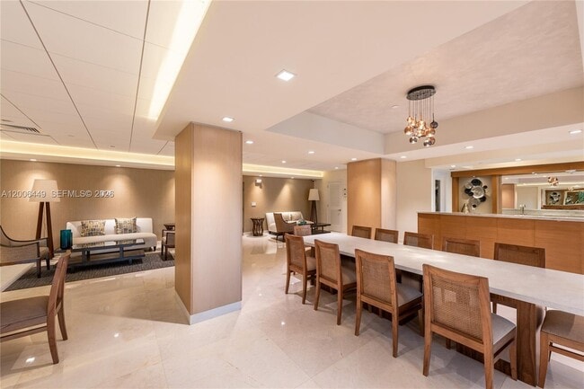 Building Photo - 600 Grapetree Dr