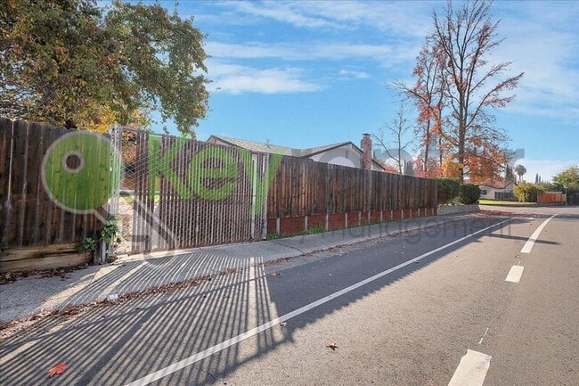 Building Photo - 5631 Mt Everest Ct