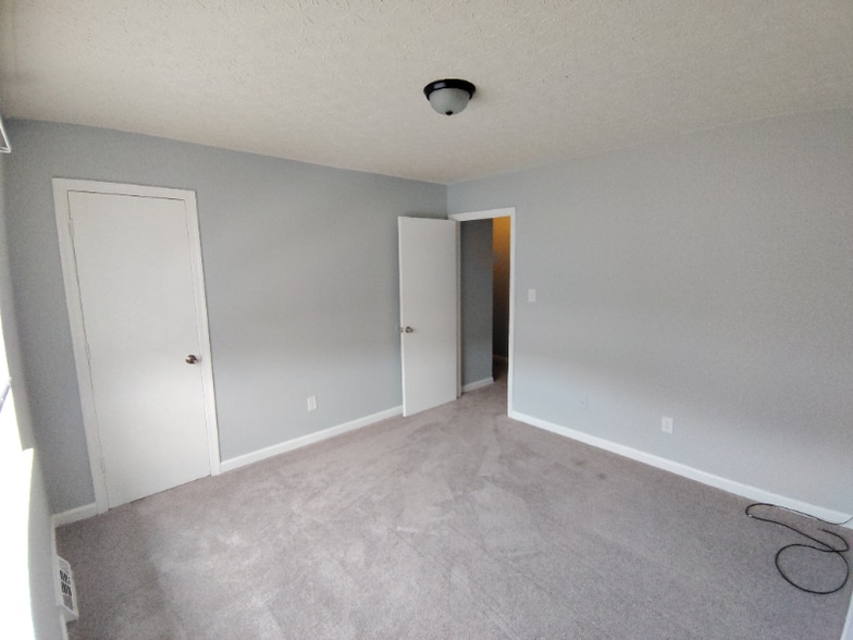 Building Photo - 16 Duiguid Dr