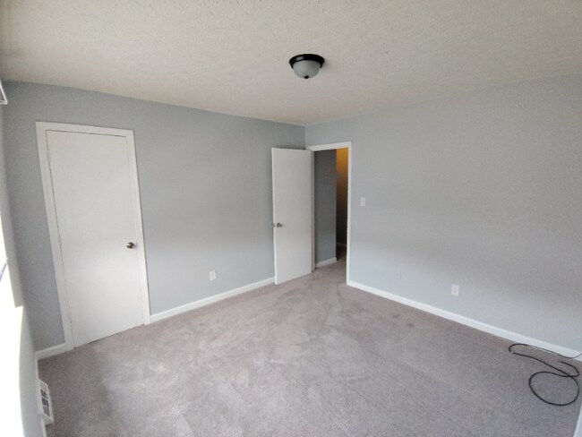 Building Photo - 16 Duiguid Dr