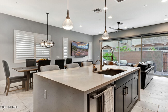 Building Photo - 7444 E Paraiso Dr