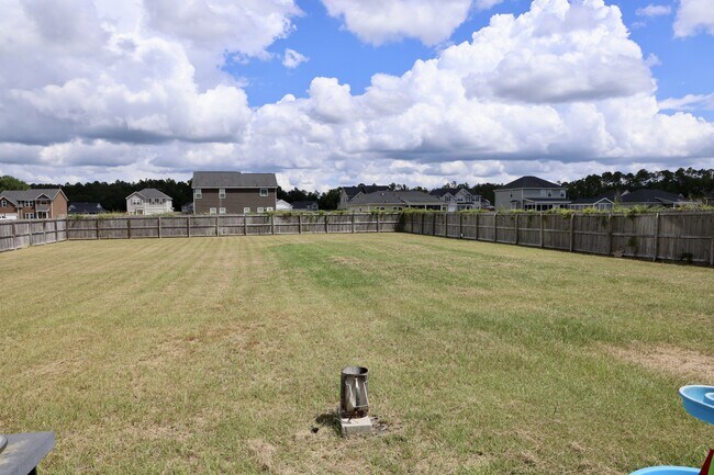 Building Photo - 418 Huntington Dr