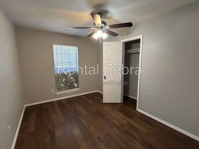 Building Photo - 6005 Lindy Ln