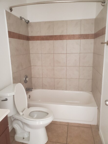 Building Photo - 2504 E Mobile Ln