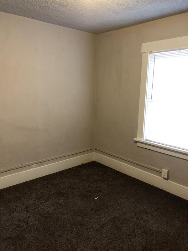 Building Photo - 810 21st St