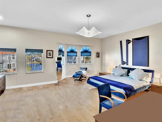 Building Photo - 20780 NE 32nd Ave