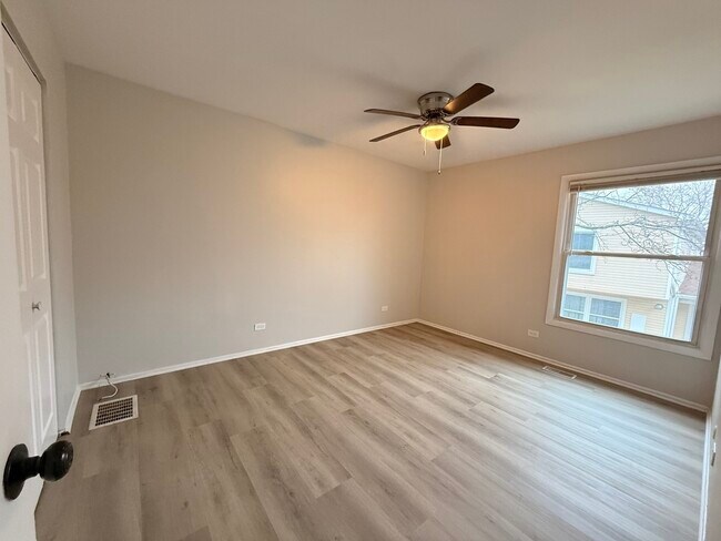 Building Photo - 2167 N Heather Ln