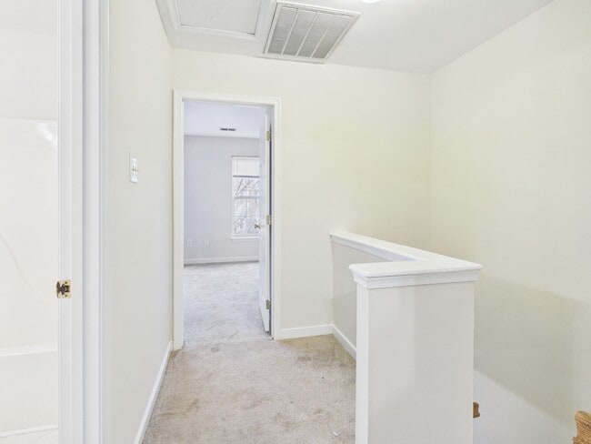 Building Photo - 5313 Golf Villa Ln